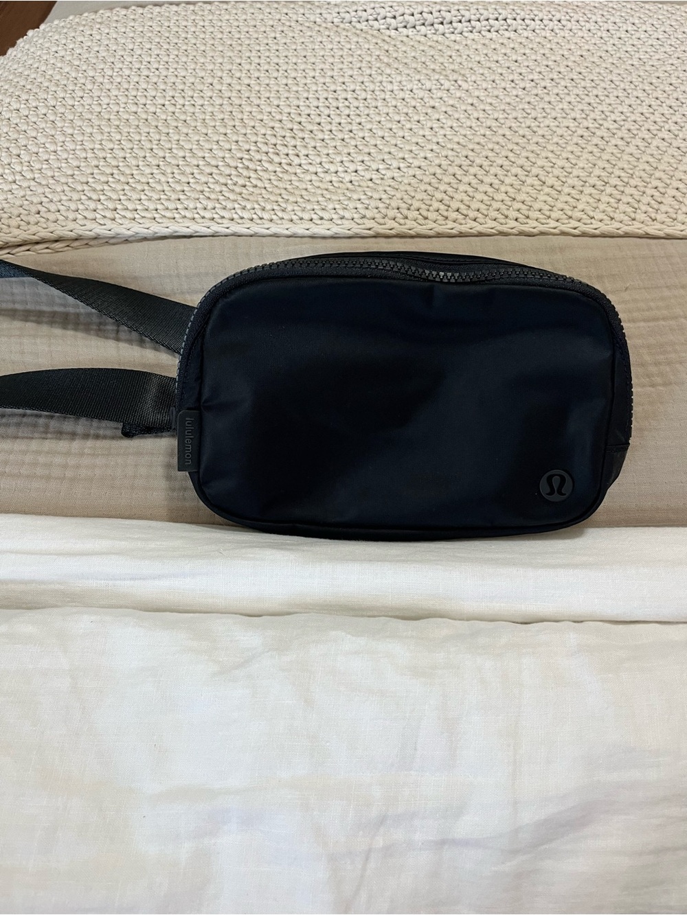 lululemon black belt bag